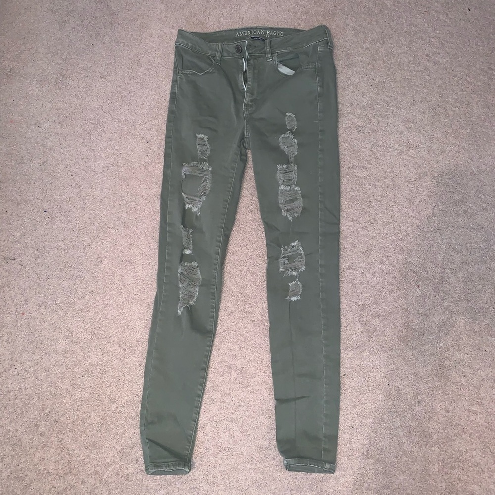 American Eagle Hi-Rise distressed jegging